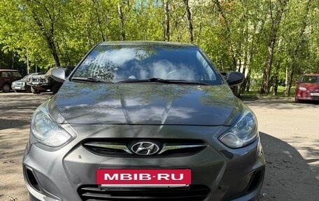 Hyundai Solaris II рестайлинг, 2012 год, 690 000 рублей, 2 фотография