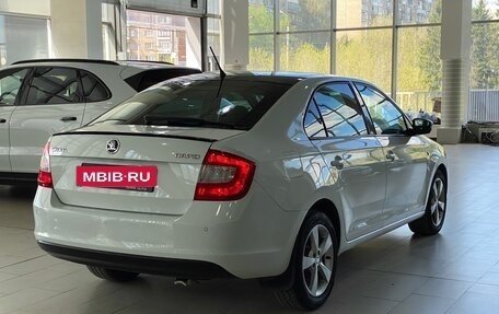 Skoda Rapid I, 2015 год, 999 000 рублей, 4 фотография