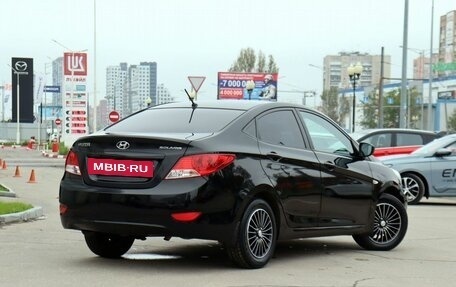 Hyundai Solaris II рестайлинг, 2013 год, 730 000 рублей, 5 фотография