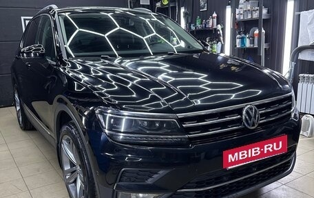 Volkswagen Tiguan II, 2017 год, 2 650 000 рублей, 2 фотография