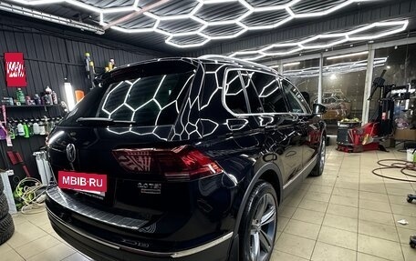 Volkswagen Tiguan II, 2017 год, 2 650 000 рублей, 3 фотография