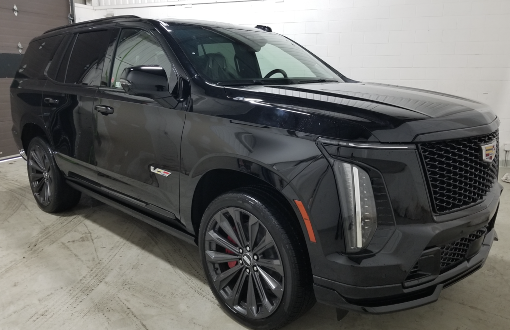Cadillac Escalade V, 2025 год, 31 000 000 рублей, 3 фотография