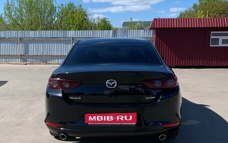 Mazda 3, 2021 год, 2 050 000 рублей, 4 фотография