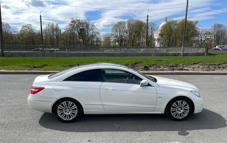 Mercedes-Benz E-Класс, 2010 год, 1 200 000 рублей, 4 фотография