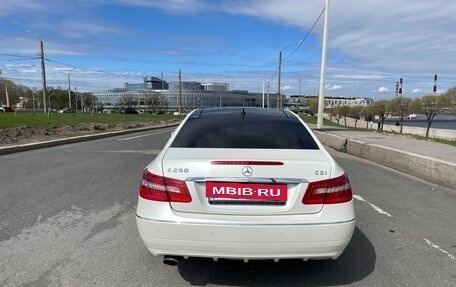 Mercedes-Benz E-Класс, 2010 год, 1 200 000 рублей, 3 фотография