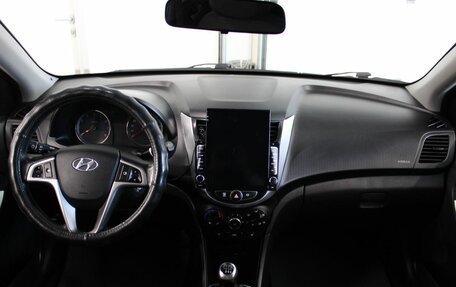Hyundai Solaris II рестайлинг, 2015 год, 1 097 000 рублей, 14 фотография