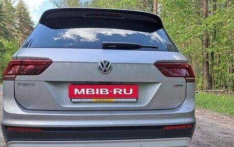 Volkswagen Tiguan II, 2019 год, 2 900 000 рублей, 3 фотография