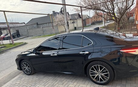 Toyota Camry, 2023 год, 3 550 000 рублей, 4 фотография