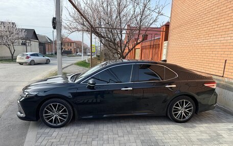 Toyota Camry, 2023 год, 3 550 000 рублей, 2 фотография