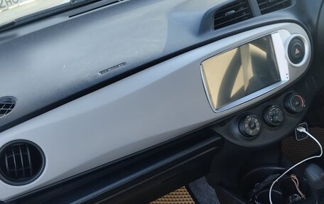 Toyota Vitz, 2012 год, 900 000 рублей, 1 фотография