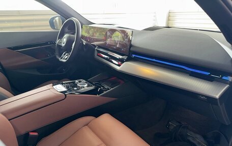 BMW 5 серия, 2024 год, 8 500 000 рублей, 30 фотография