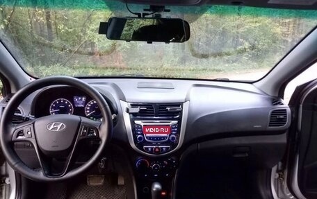 Hyundai Solaris II рестайлинг, 2012 год, 670 000 рублей, 5 фотография