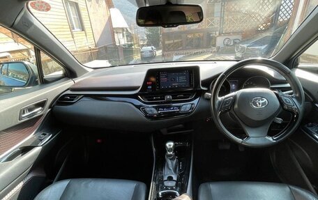 Toyota C-HR I рестайлинг, 2017 год, 2 200 000 рублей, 8 фотография