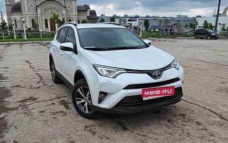 Toyota RAV4, 2018 год, 2 650 000 рублей, 2 фотография