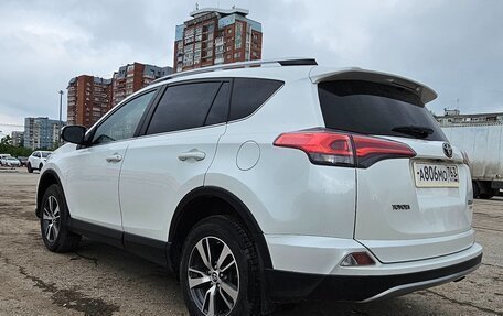 Toyota RAV4, 2018 год, 2 650 000 рублей, 4 фотография