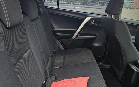 Toyota RAV4, 2018 год, 2 650 000 рублей, 9 фотография