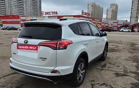 Toyota RAV4, 2018 год, 2 650 000 рублей, 6 фотография