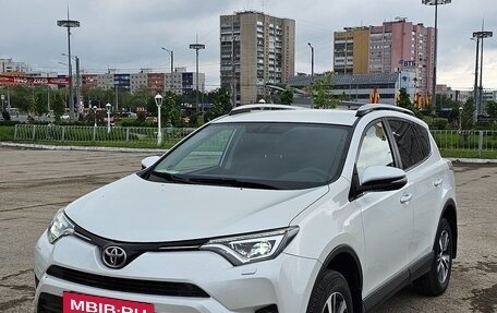 Toyota RAV4, 2018 год, 2 650 000 рублей, 14 фотография