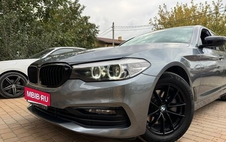 BMW 5 серия, 2018 год, 3 800 000 рублей, 3 фотография