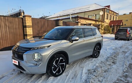Mitsubishi Outlander, 2022 год, 4 100 000 рублей, 3 фотография