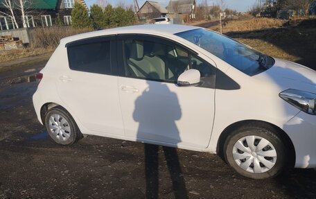 Toyota Vitz, 2012 год, 900 000 рублей, 3 фотография
