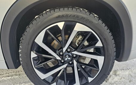 Mitsubishi Outlander, 2022 год, 4 100 000 рублей, 34 фотография