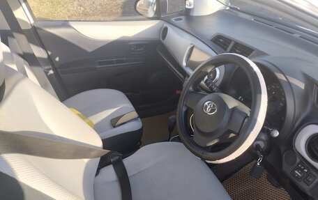 Toyota Vitz, 2012 год, 900 000 рублей, 6 фотография