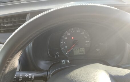 Toyota Vitz, 2012 год, 900 000 рублей, 8 фотография