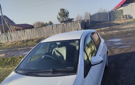 Toyota Vitz, 2012 год, 900 000 рублей, 11 фотография