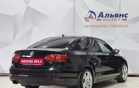 Volkswagen Jetta VI, 2011 год, 880 000 рублей, 3 фотография