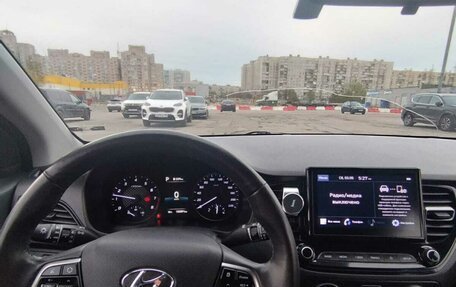 Hyundai Solaris II рестайлинг, 2022 год, 1 700 000 рублей, 5 фотография