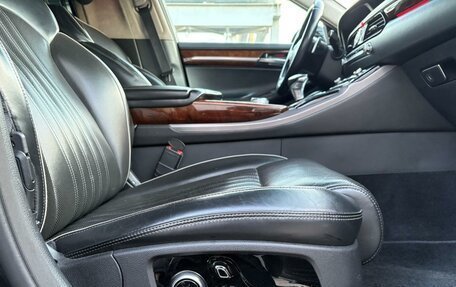 Genesis G90 I рестайлинг, 2016 год, 3 200 000 рублей, 17 фотография