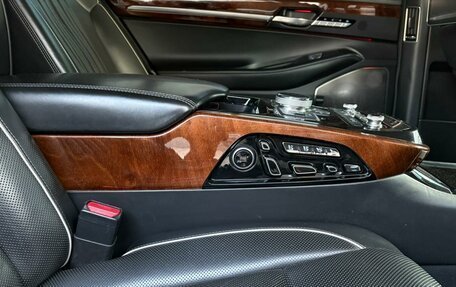 Genesis G90 I рестайлинг, 2016 год, 3 200 000 рублей, 22 фотография