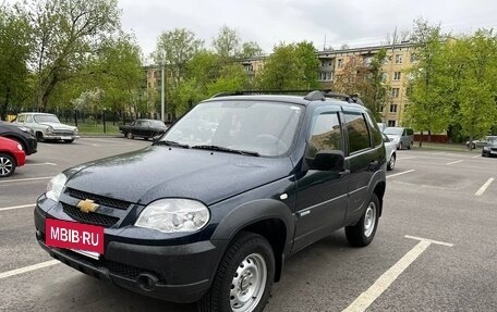 Chevrolet Niva I рестайлинг, 2011 год, 580 000 рублей, 3 фотография