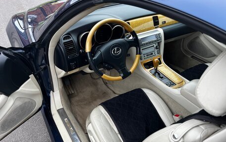 Lexus SC II рестайлинг, 2004 год, 1 199 000 рублей, 16 фотография