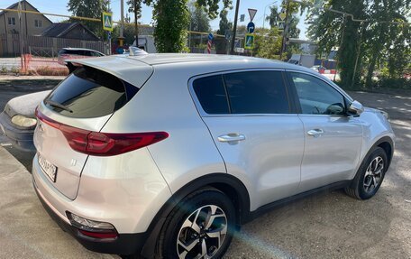 KIA Sportage IV рестайлинг, 2020 год, 2 400 000 рублей, 5 фотография