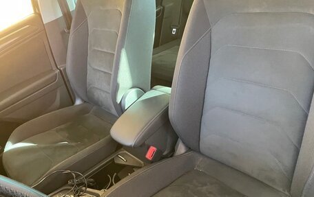 Volkswagen Tiguan II, 2017 год, 2 350 000 рублей, 3 фотография