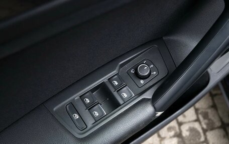 Volkswagen Tiguan II, 2017 год, 2 350 000 рублей, 24 фотография
