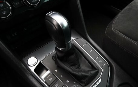 Volkswagen Tiguan II, 2017 год, 2 350 000 рублей, 23 фотография
