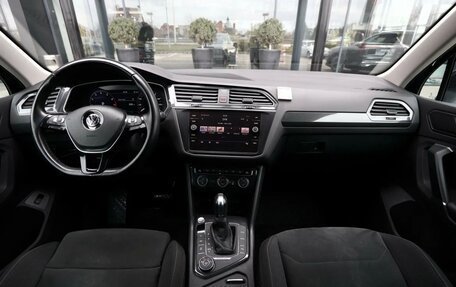 Volkswagen Tiguan II, 2017 год, 2 350 000 рублей, 30 фотография