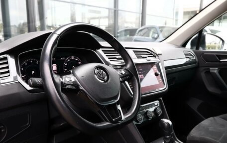 Volkswagen Tiguan II, 2017 год, 2 350 000 рублей, 32 фотография