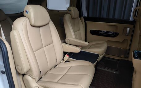 KIA Carnival III, 2018 год, 3 385 000 рублей, 10 фотография