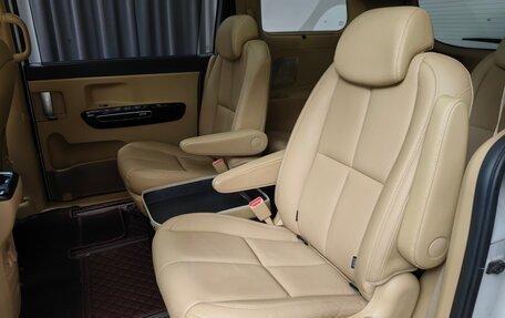 KIA Carnival III, 2018 год, 3 385 000 рублей, 11 фотография