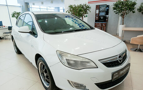 Opel Astra J, 2011 год, 528 000 рублей, 3 фотография