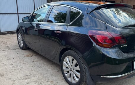 Opel Astra J, 2013 год, 1 000 000 рублей, 5 фотография