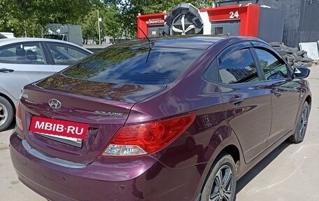 Hyundai Solaris II рестайлинг, 2013 год, 900 000 рублей, 8 фотография