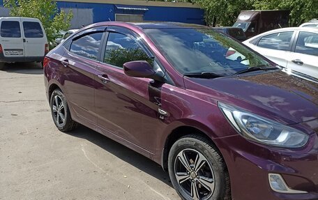 Hyundai Solaris II рестайлинг, 2013 год, 900 000 рублей, 15 фотография