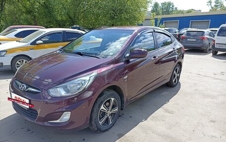 Hyundai Solaris II рестайлинг, 2013 год, 900 000 рублей, 20 фотография