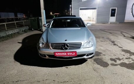 Mercedes-Benz CLS, 2005 год, 1 000 000 рублей, 2 фотография