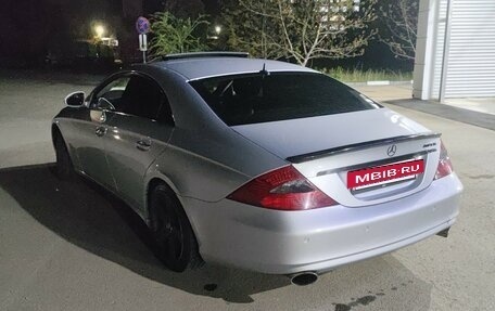 Mercedes-Benz CLS, 2005 год, 1 000 000 рублей, 22 фотография